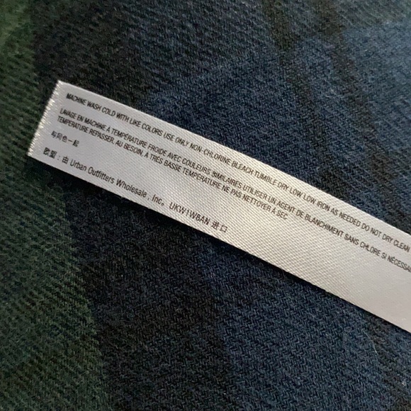 Urban Outfitters Women’s Cream Sweater Size M - Picture 14 of 15